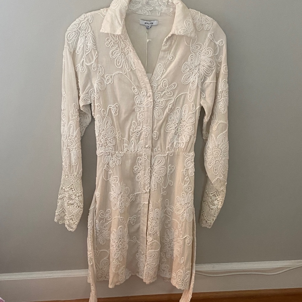 Elegant Cream Lace Dress